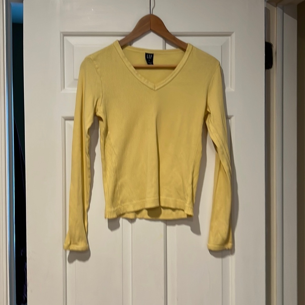 Gap Butter Yellow Vintage V-neck Ribbed Tee
